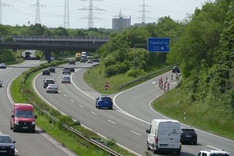 Blick auf die Verbindung von der A560 auf die A3 im Autobahnkreuz Bonn/Siegburg. Foto: Marius Fuhrmann/dpa