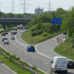 Blick auf die Verbindung von der A560 auf die A3 im Autobahnkreuz Bonn/Siegburg. Foto: Marius Fuhrmann/dpa