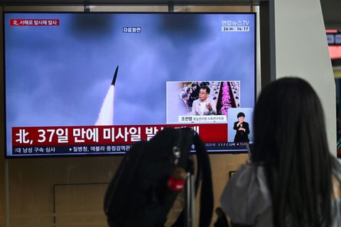 Bericht über Raketenstart im südkoreanischen Fernsehen