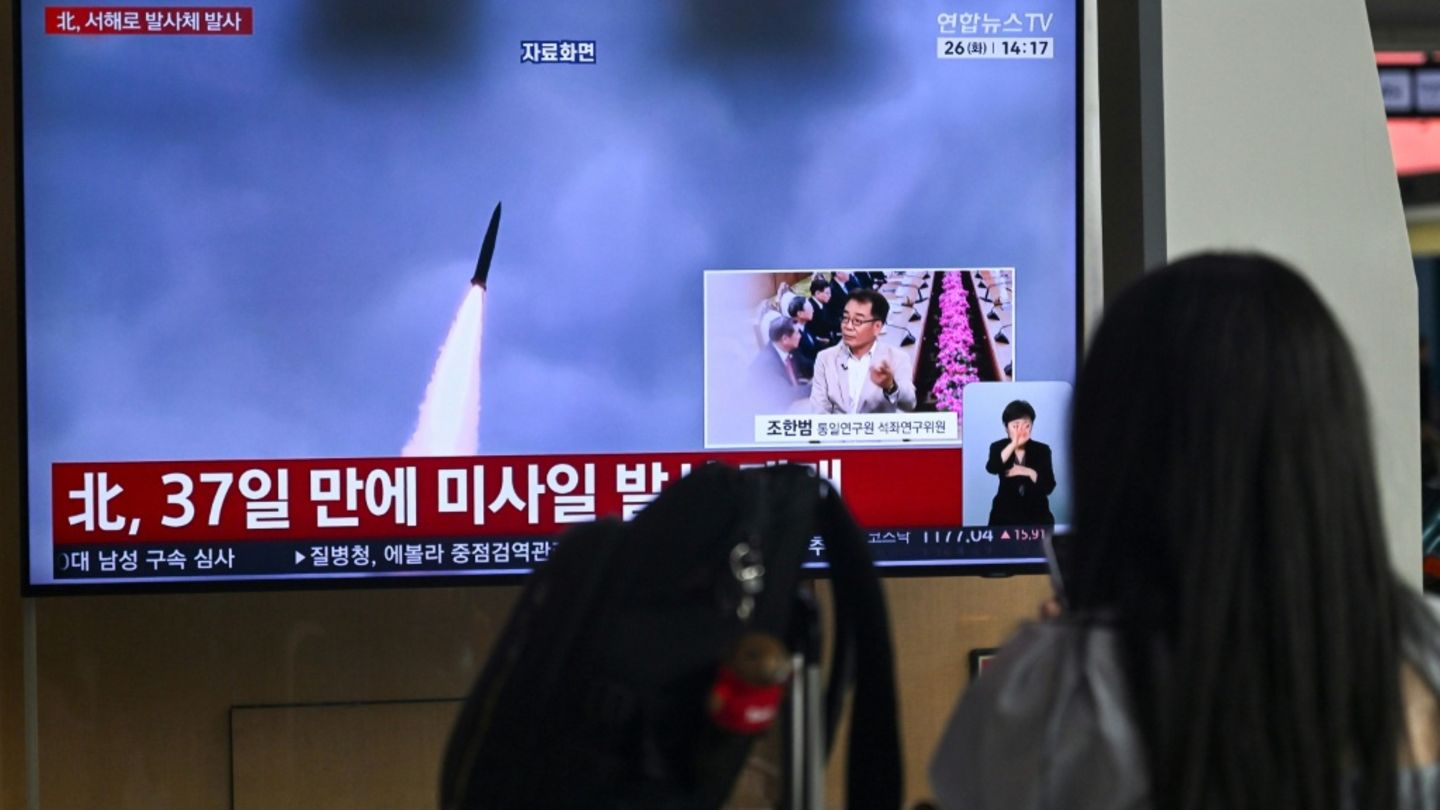 Bericht über Raketenstart im südkoreanischen Fernsehen