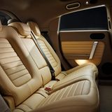 Hinten ist der Ferrari Luce luxeriös. Bei einem Preis jenseits von 550.000 Euro ist das aber auch zu erwarten.