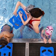 Eltern müssen ihre Kinder im Schwimmbad stets im Blick behalten. (Symbolbild) Foto: Sven Hoppe/dpa