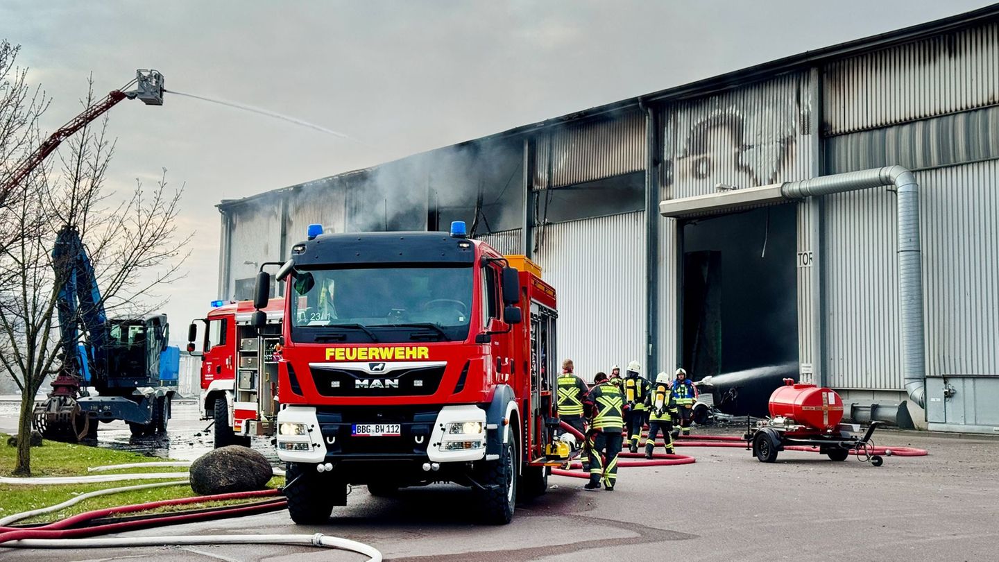 Nach dem Großbrand im April 2025 soll die Brennstoffanlage in Bernburg nun mit erweitertem Brandschutz wieder in Betrieb gehen.
