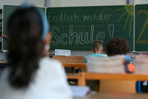 Kinder in einer Grundschule