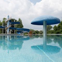 Ein Vierjähriger starb im Freibad Willersinnweiher. (Archivbild) Foto: Sebastian Gollnow/dpa