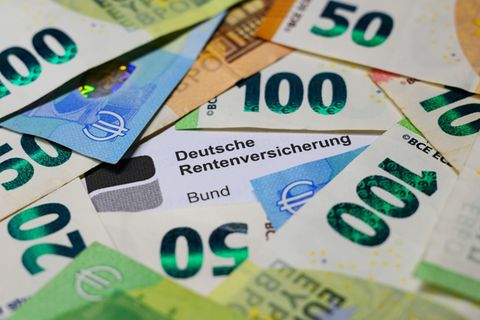 Wer soll wie stark zu Stabilisierung des Rentensystems beitragen? Vorschläge häufen sich. (Symbolbild) Foto: Patrick Pleul/dpa
