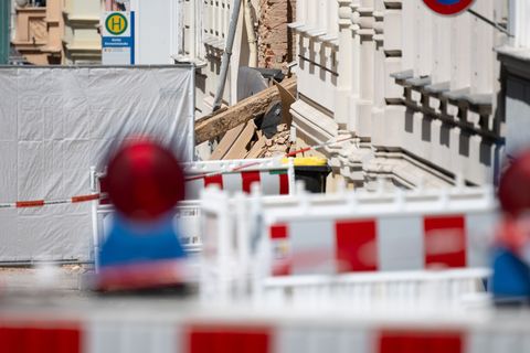 Am Montagabend vergangener Woche ist mitten in Görlitz ein Mehrfamilienhaus aus der Gründerzeit eingestürzt. Foto: Sebastian Kah