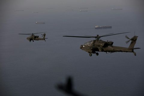 US-Armeehubschrauber über der Straße von Hormus