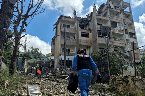Zerstörung in Nabatije nach israelischem Angriff am Montag