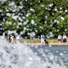 In Großbritannien ist es so warm wie noch nie zu diesem Zeitpunkt im Jahr. Foto: Anna Ross/dpa