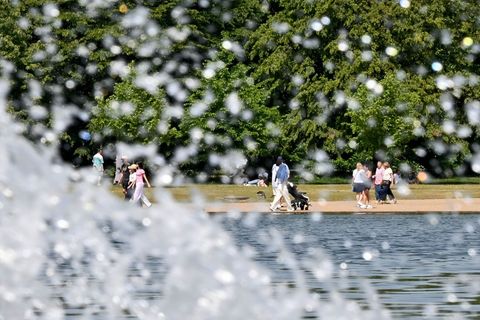 In Großbritannien ist es so warm wie noch nie zu diesem Zeitpunkt im Jahr. Foto: Anna Ross/dpa