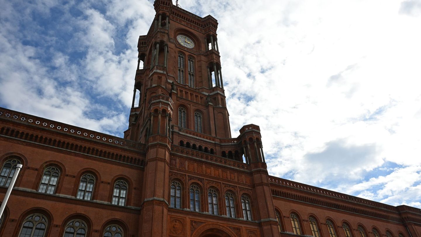Berlins Staatssekretär für Digitalisierung, Matthias Hundt, bittet den Regierenden Bürgermeister Kai Wegner (CDU) um Entlassung.