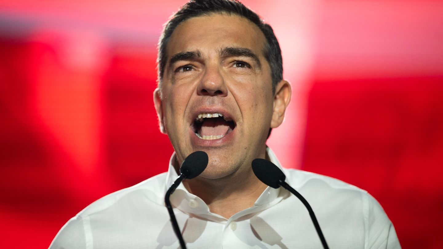 Tsipras kündigt ein politisches Comeback an. (Archivbild) Foto: Angelos Tzortzinis/dpa