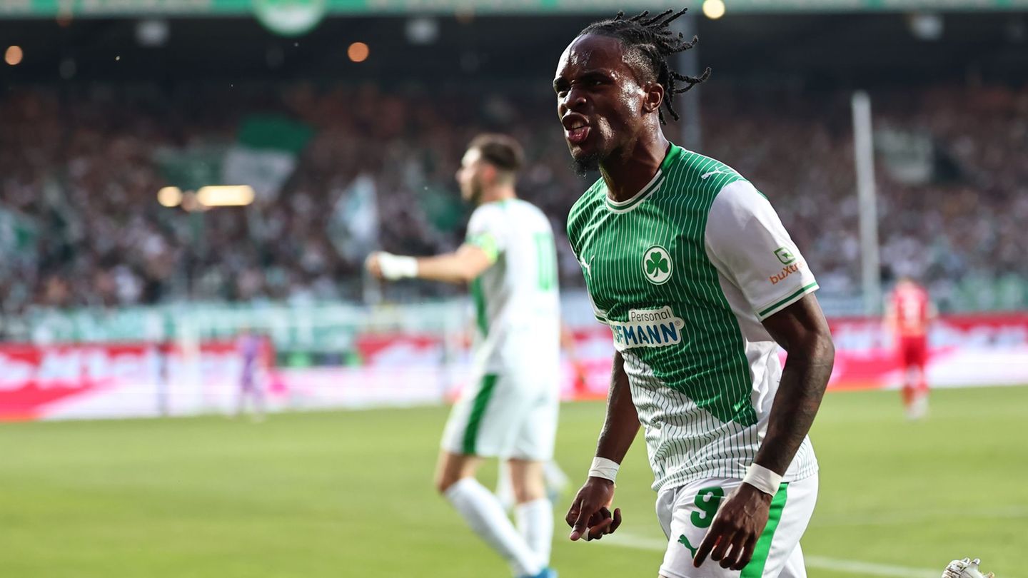 Noel Futkeu zeigt, warum er Torschützenkönig der 2. Bundesliga ist. Foto: Daniel Karmann/dpa