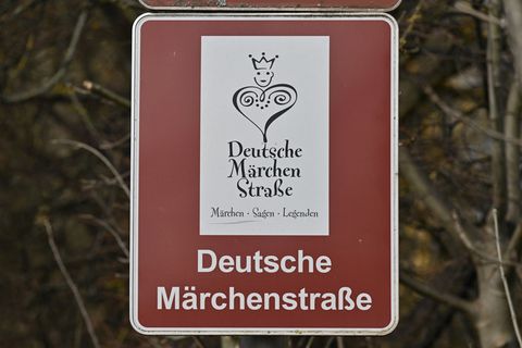 Die Lesereise führt Comic-Fans entlang der Deutschen Märchenstraße von Hanau bis Berlin. (Archivbild) Foto: Swen Pförtner/dpa