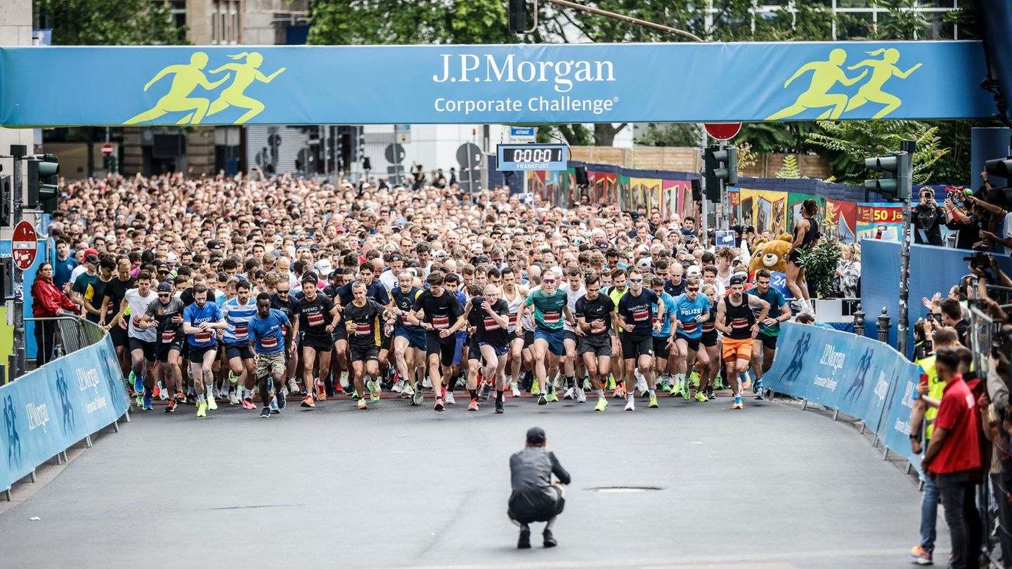 Zehntausende Teilnehmerinnen und Teilnehmer werden zu dem Firmenlauf erwartet. (Archivbild) Foto: Lukas Kastner/dpa