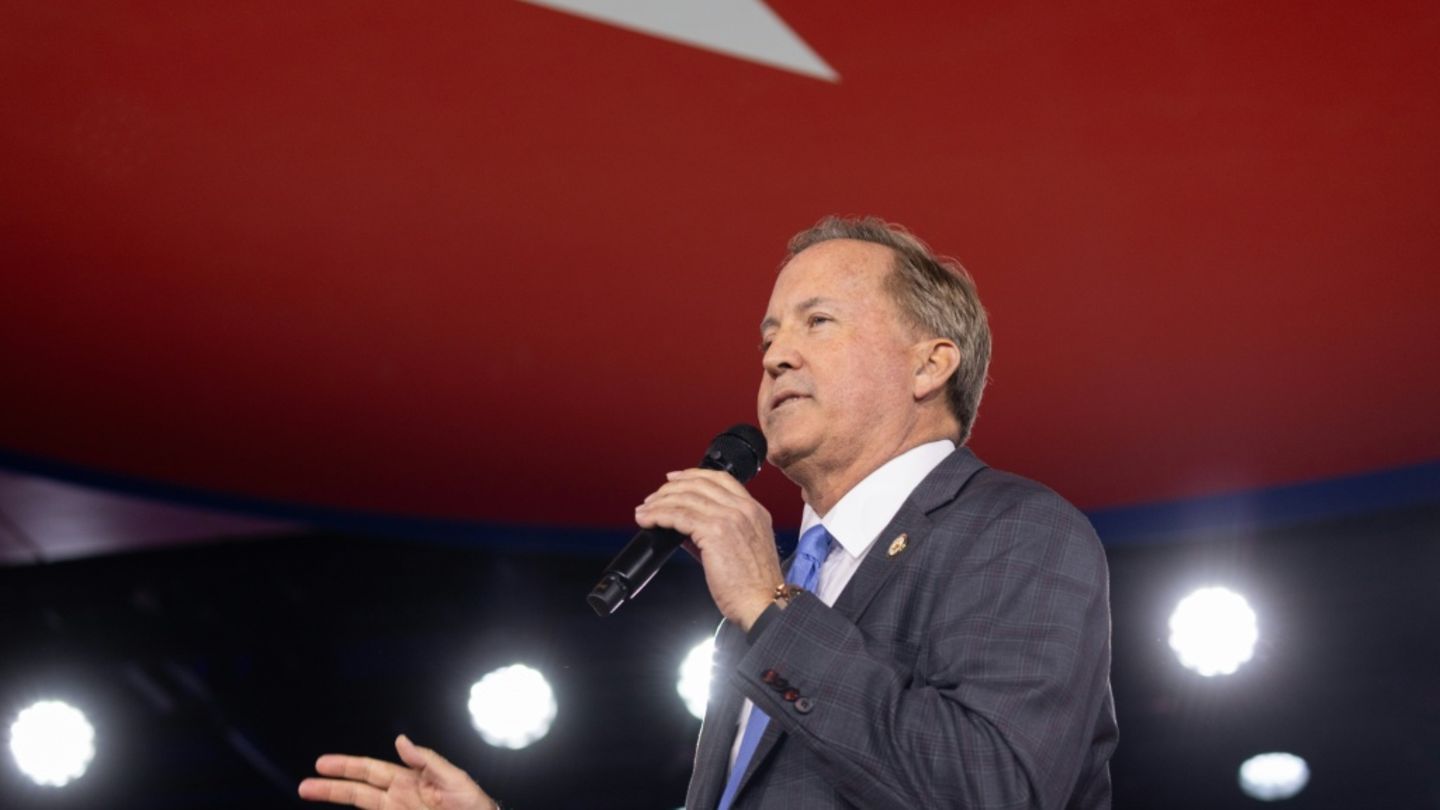 Ken Paxton