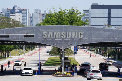 Samsung Electronics ist das größte Unternehmen Südkoreas - und profitiert massiv vom KI-Boom. Foto: Ahn Young-joon/AP/dpa