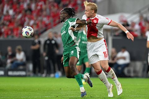 Sie lieferten sich ein hartes Duell: Noel Futkeu (l) und Ben Hüning. Foto: Federico Gambarini/dpa