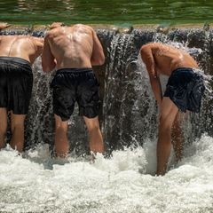 Die vorsommerliche Hitze in Bayern hält auch am Mittwoch an. Foto: Peter Kneffel/dpa