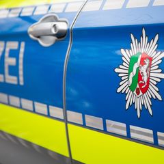 Verwandte angefahren und verletzt - der Verdächtige hat sich nach einer Fahndung der Polizei gestellt. (Symbolfoto) Foto: Friso