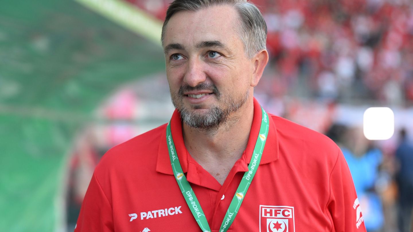 HFC-Sportdirektor Daniel Meyer wird den Verein verlassen. (Archivbild) Foto: Hendrik Schmidt/dpa