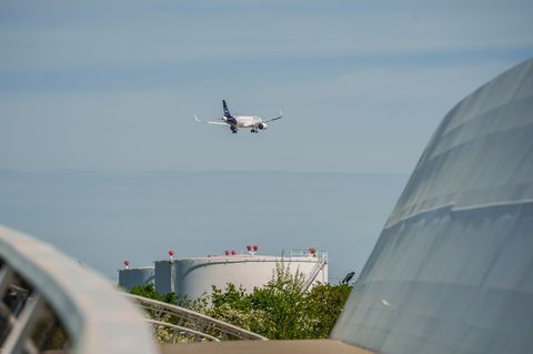 Lufthansa verspricht Passagieren sicheres Kerosin. Foto: Andreas Arnold/dpa