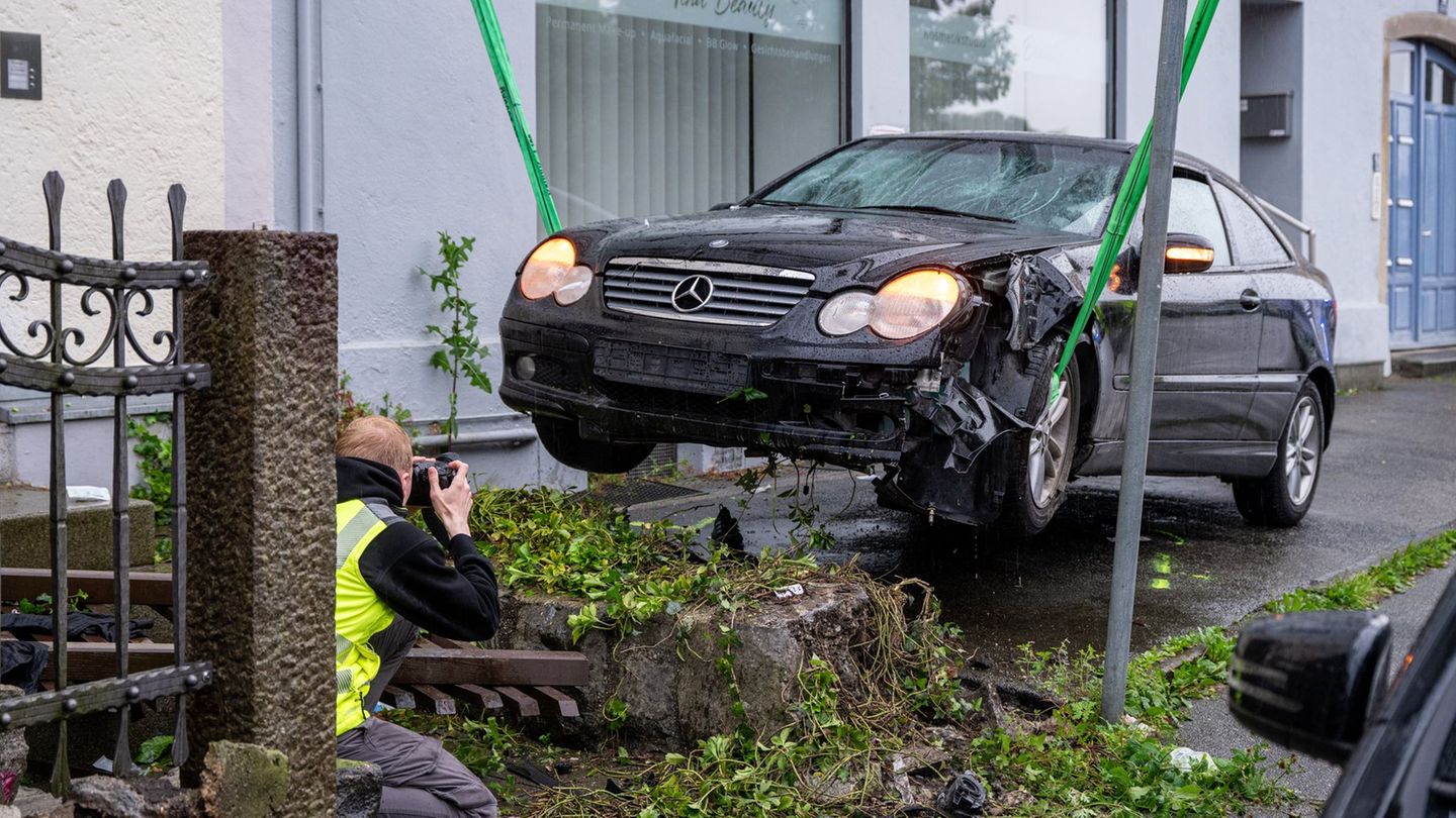 Vor dem Landgericht Passau ist ein Mann zu acht Jahren Haft verurteilt worden, weil er mit seinem Auto seine Ex-Partnerin, seine