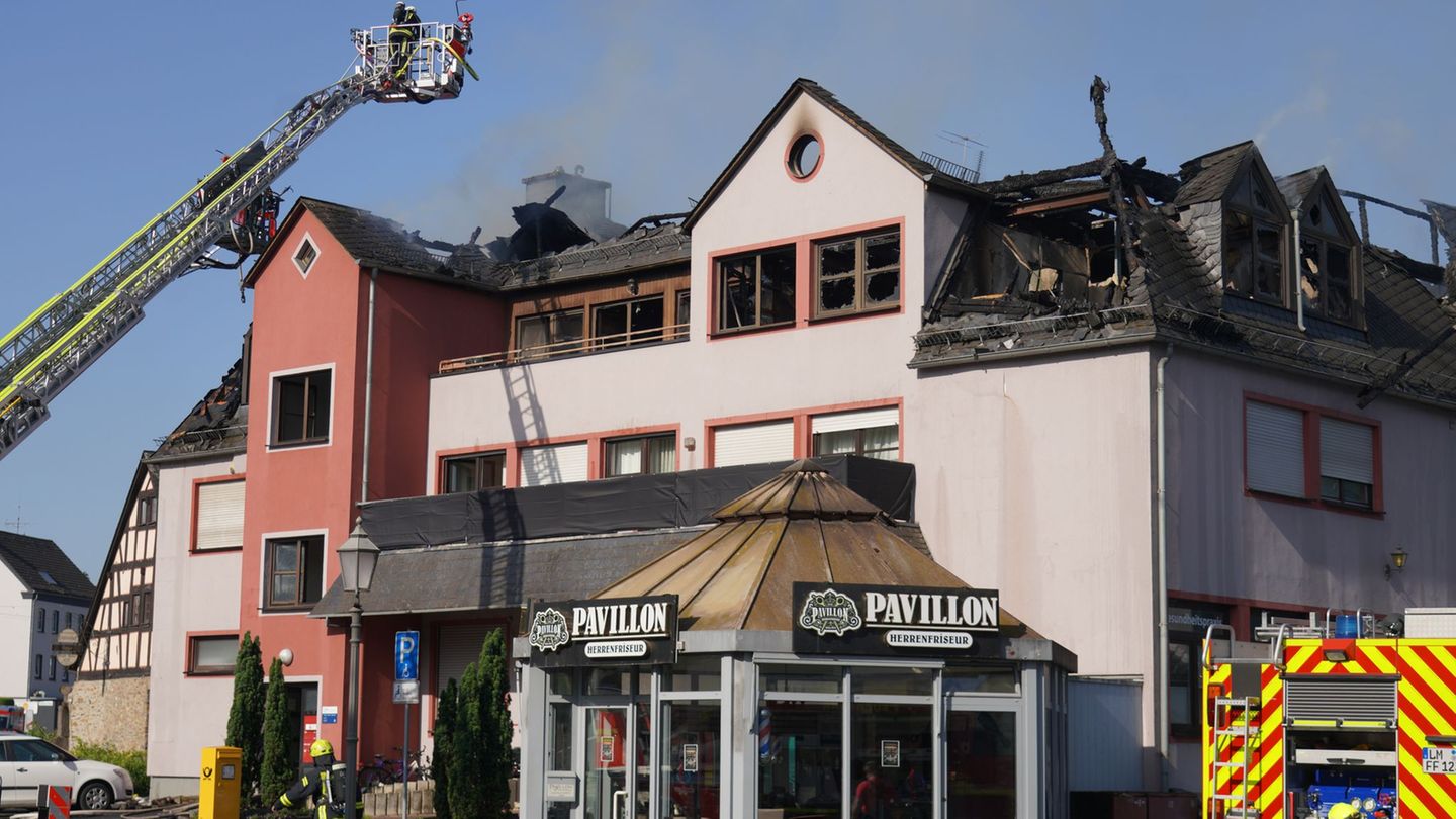 Feuer: Hunderttausend Euro Schaden bei Wohnhausbrand in Hadamar