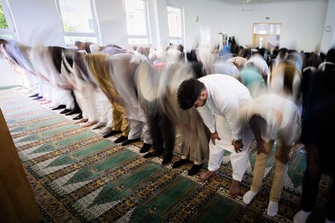 Das Opferfest Eid al-Adha gehört zu den wichtigsten religiösen Feiertagen der Muslime. Foto: Christoph Soeder/dpa