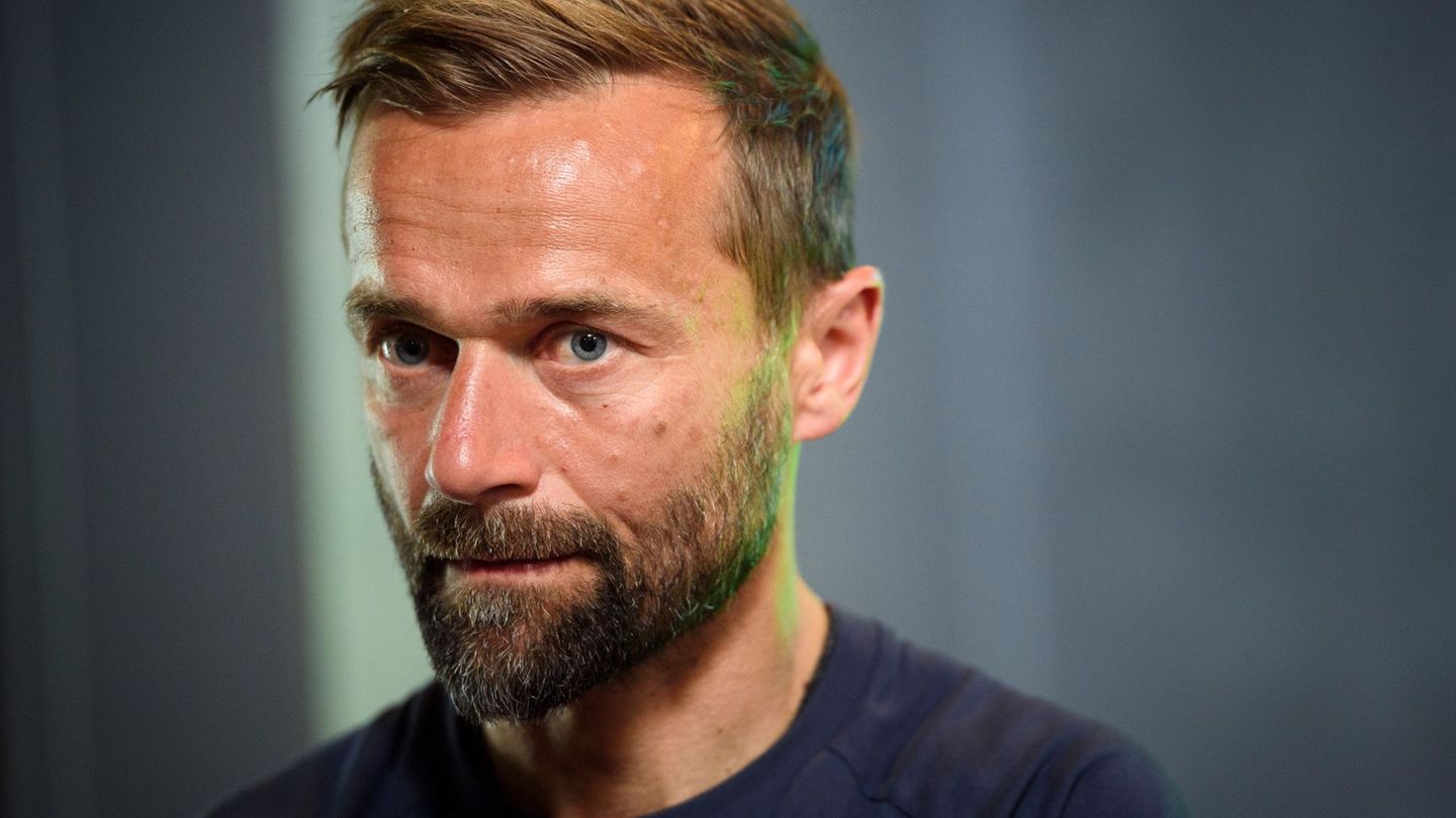 Michael Schiele will mit den Würzburger Kickers in die 3. Liga. (Archivbild) Foto: Gregor Fischer/dpa