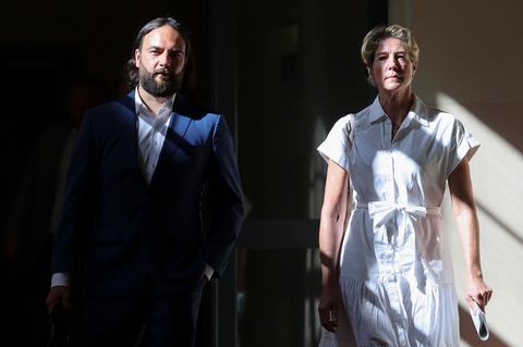 Christina Block Ingo Bott auf dem Weg in den Gerichtssaal