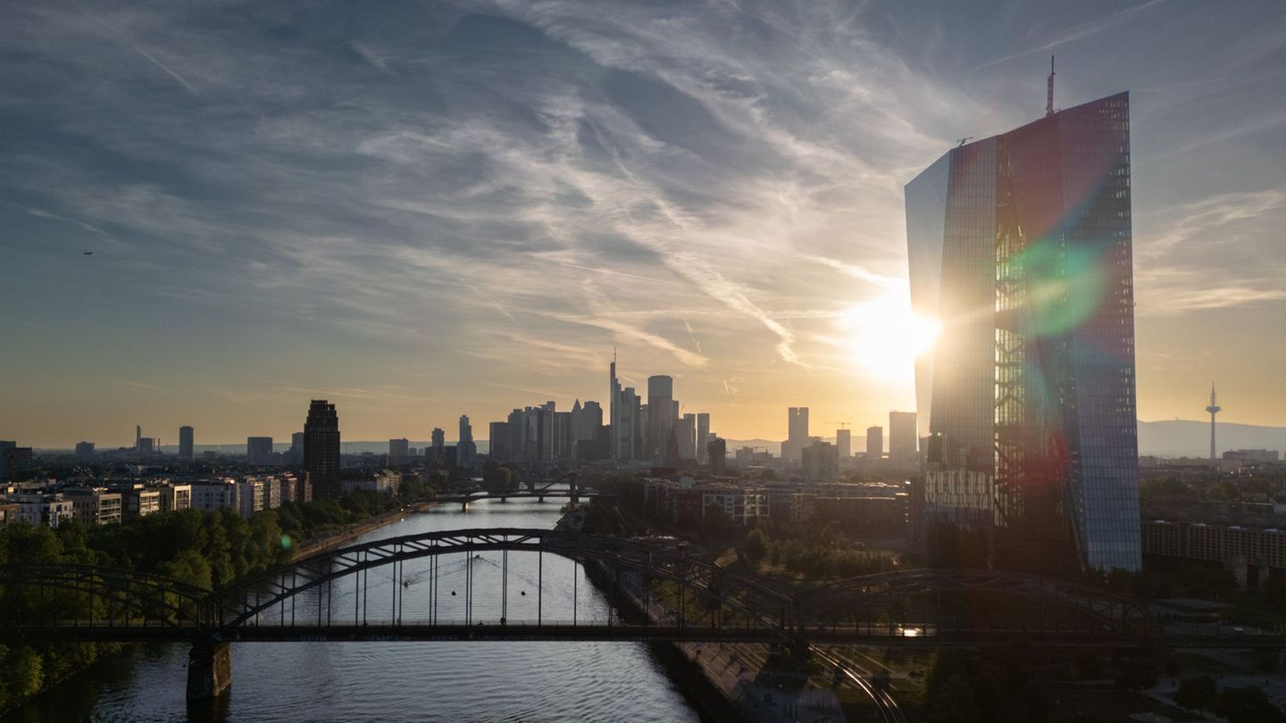 Etwa 15.000 zusätzliche Arbeitsplätze sollen nach dem Brexit im Frankfurter Finanzsektor entstanden sein. (Archivbild) Foto: Bor