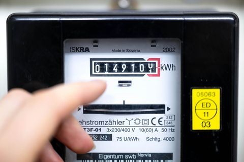 Die Verbraucherzentrale NRW berät immer mehr Menschen, die von einer drohenden Sperrung ihres Strom- und Gasanschlusses betroffe