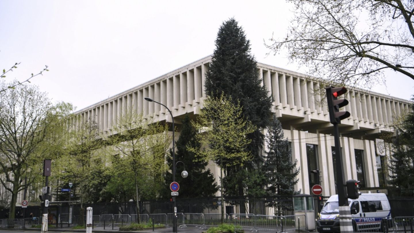 Russische Botschaft in Paris