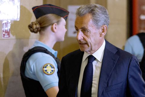 Die Libyen-Affäre brachte Sarkozy bereits für kurze Zeit hinter Gitter. Foto: Simon Wohlfahrt/AFP/dpa
