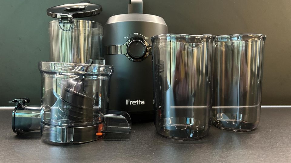 Der Lieferumfang des Fretta-Entsafters