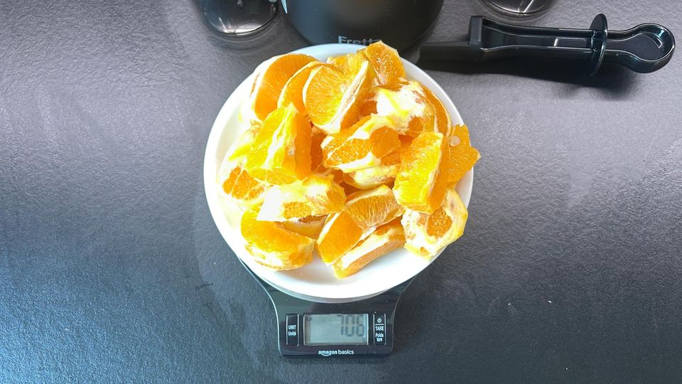 706 g geschälte Orangen