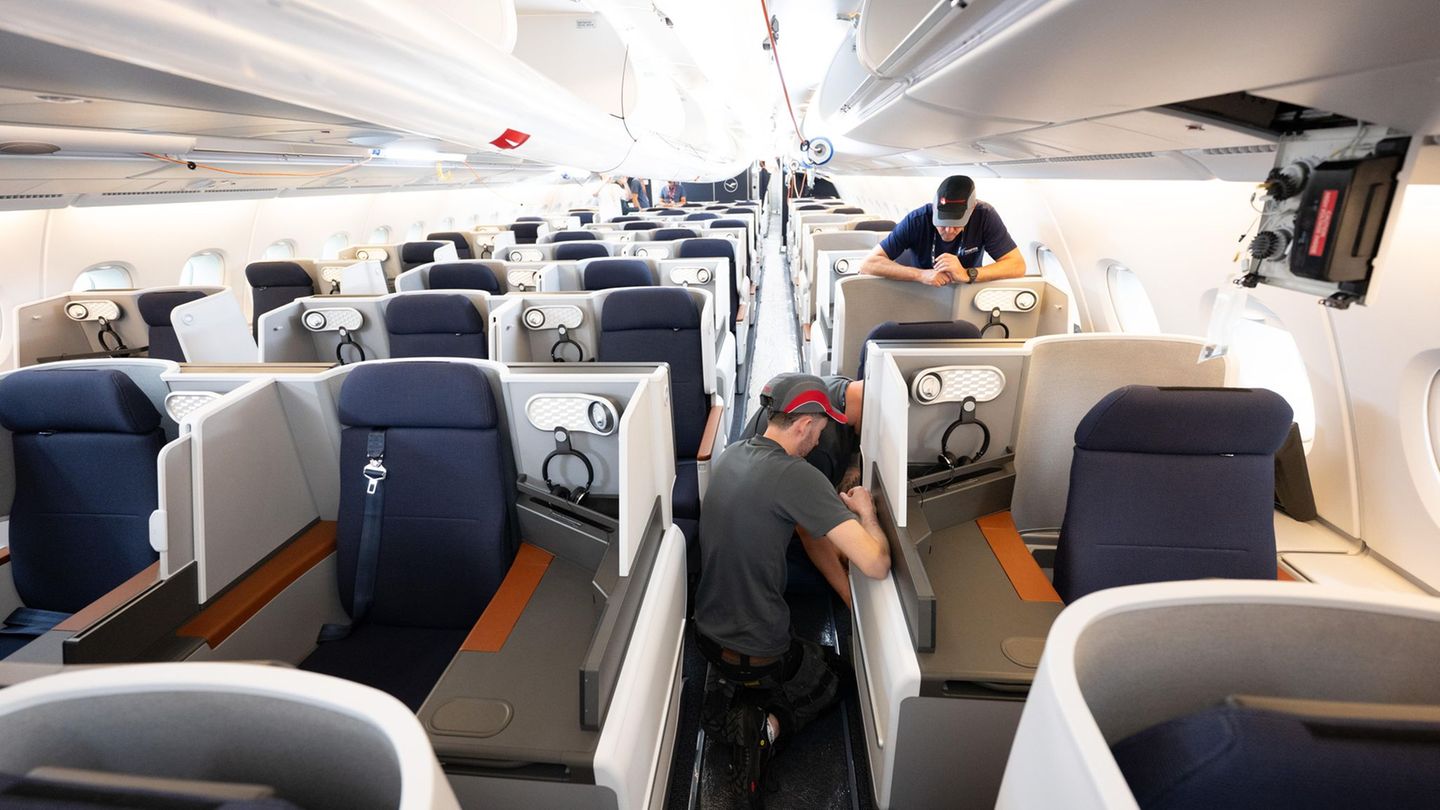 Die Lufthansa lässt ihre Maschinen vom Typ A380 in den Elbe Flugzeugwerken in Dresden umrüsten und wertet dabei die Business Cla