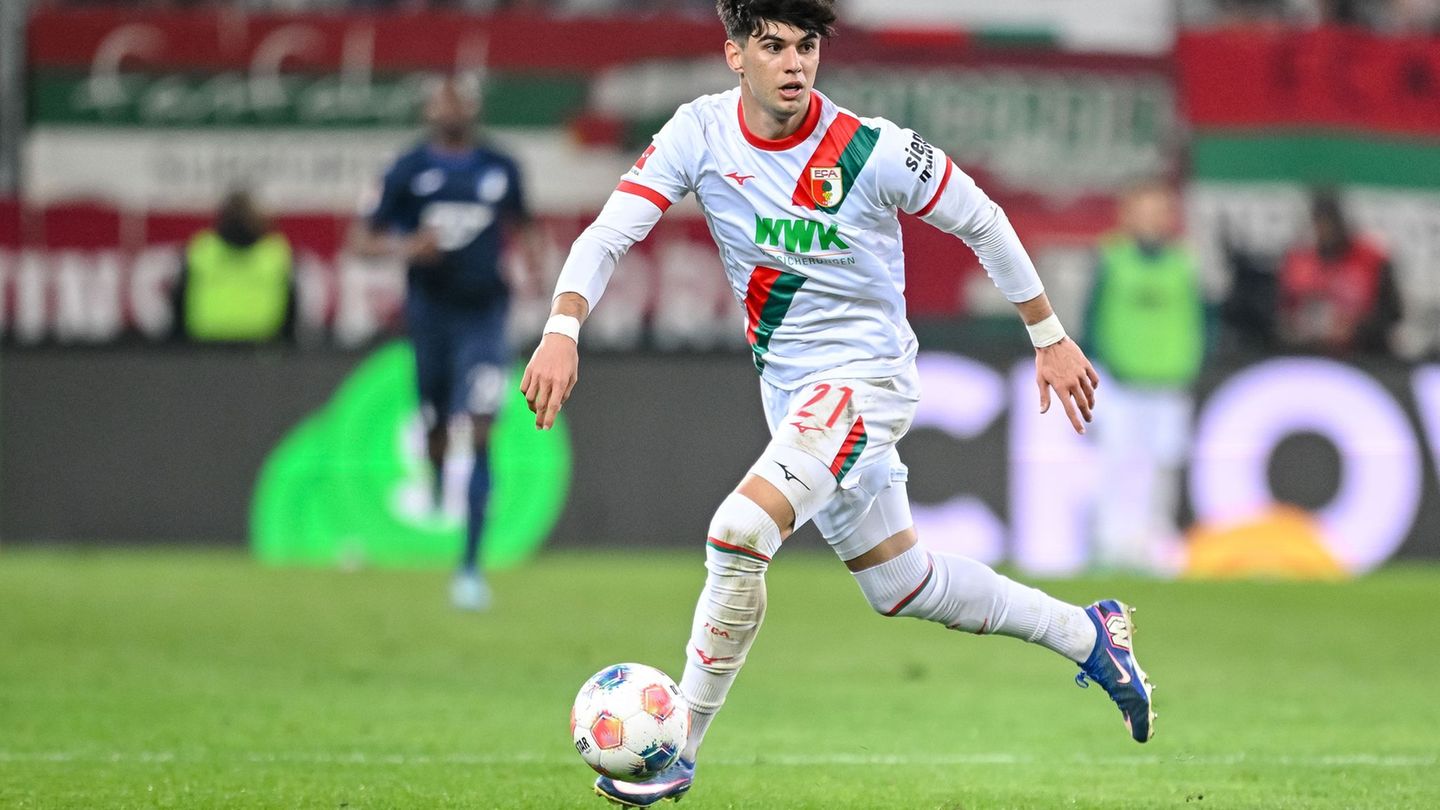 Rodrigo Ribeiro spielt auch in Zukunft für den FC Augsburg. (Archivbild) Foto: Harry Langer/dpa