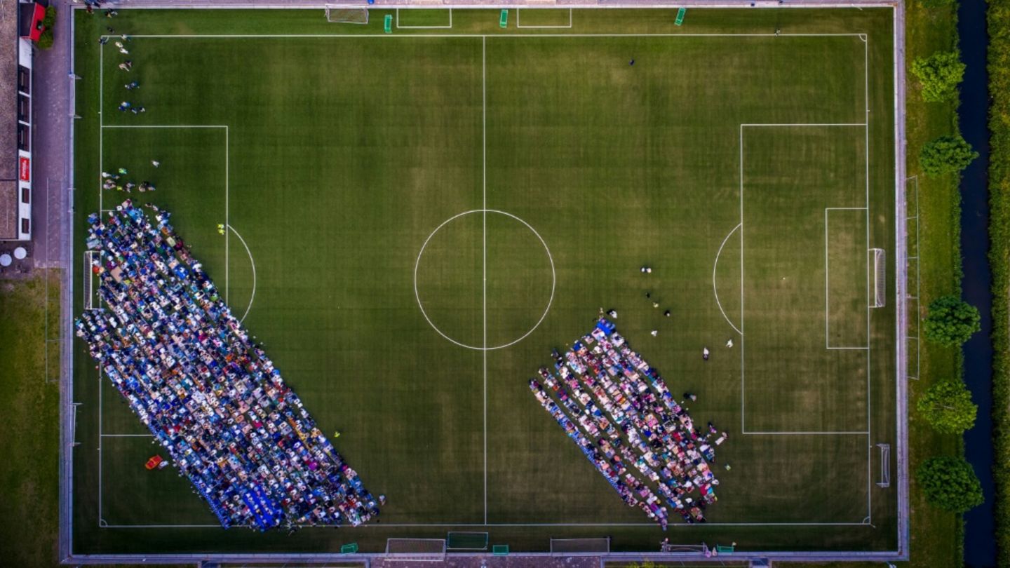 Gebet auf dem Fußballplatz