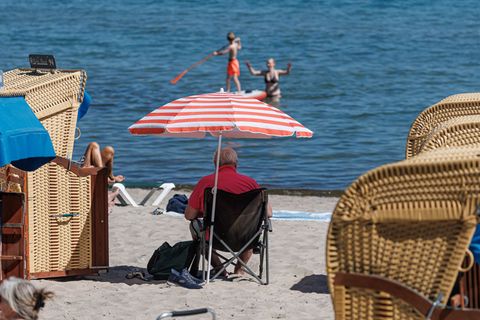 Schon zu Pfingsten war in Schleswig-Holstein bestes Strandkorb-Wetter. Foto: Markus Scholz/dpa