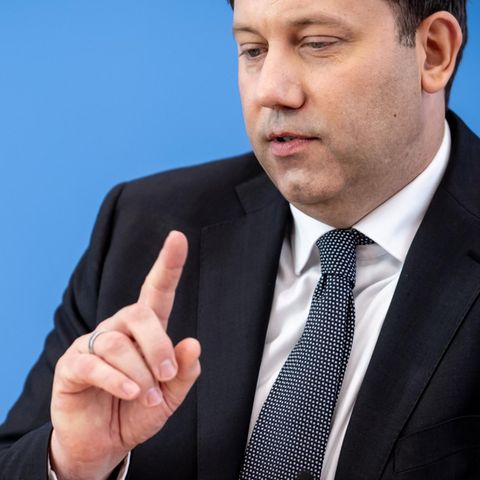 Methode Rasenmäher: Rettet Klingbeil so den Haushalt?