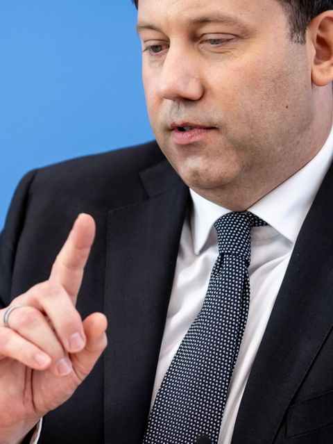 Methode Rasenmäher: Rettet Klingbeil so den Haushalt?