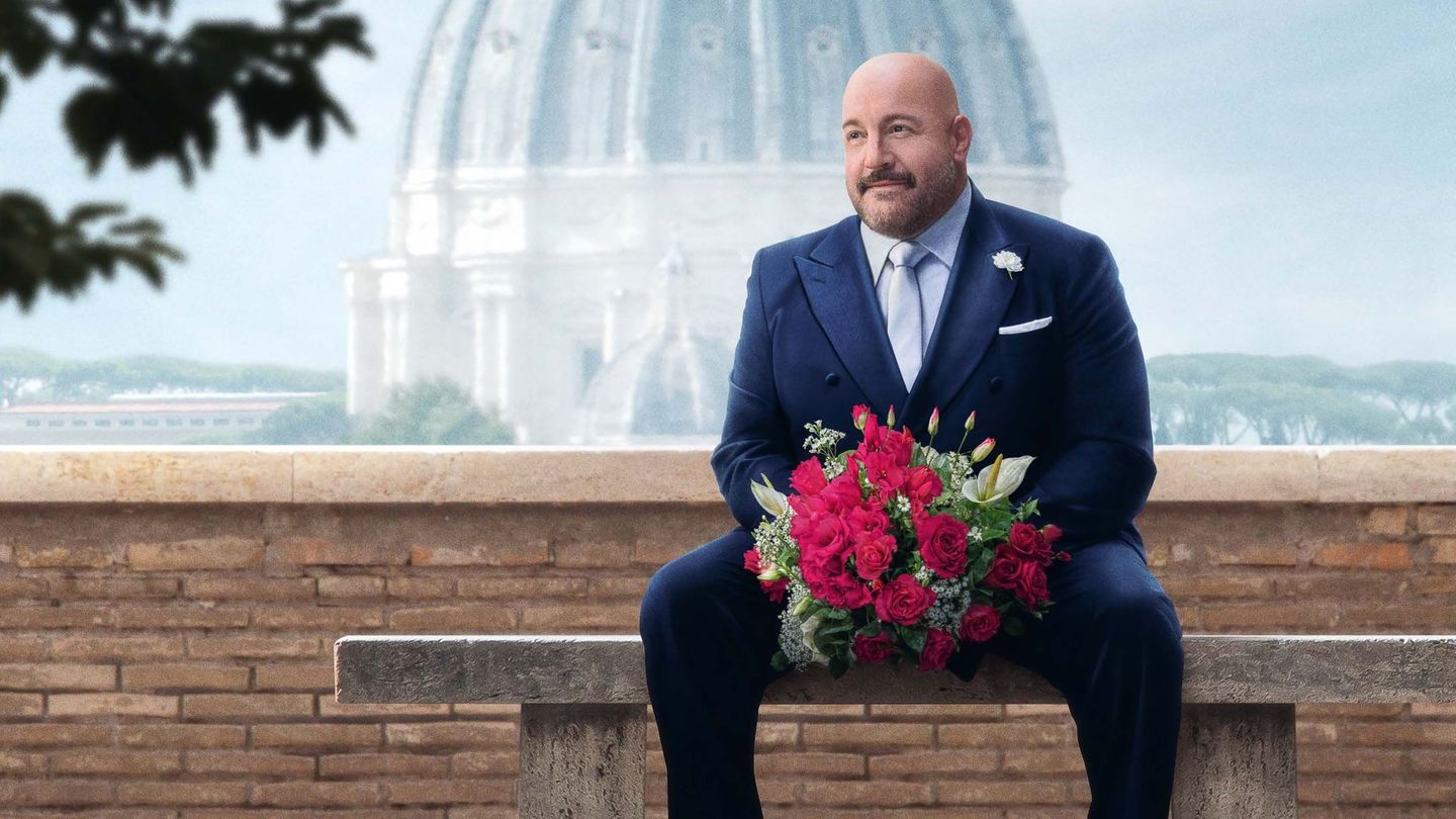 Kevin James begibt sich in "Solo Mio" (Bild: Ausschnitt Kinoplakat) auf eine Ein-Mann-Hochzeitsreise, bleibt aber doch nicht lange alleine.