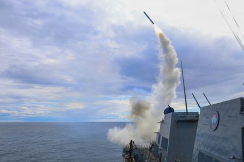 Ein Centcom-Bild zeigt einen Tomahawk-Marschflugkörper