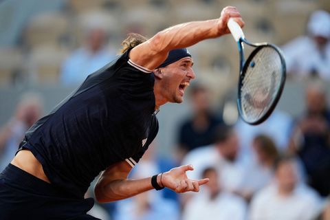 Auf seinen Aufschlag war mal wieder Verlass: Alexander Zverev. Foto: Christophe Ena/AP/dpa