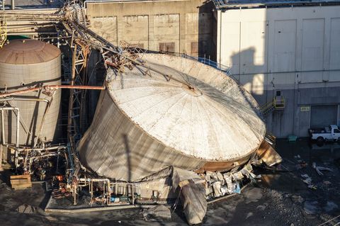 Ein Tank mit mehreren Millionen Litern Flüssigkeit ist in den USA implodiert. Foto: Karen Ducey/The Seattle Times/dpa
