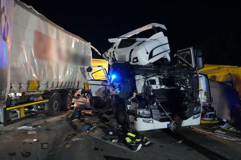 Die Sperrung der Autobahn ist bis in die frühen Morgenstunden geplant. Foto: Sascha Ditscher/dpa