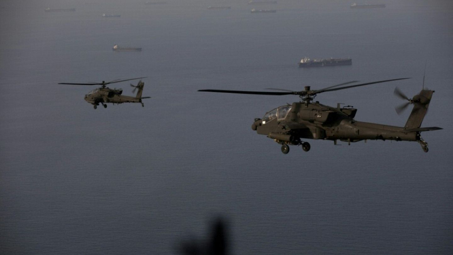 US-Armeehubschrauber über der Straße von Hormus